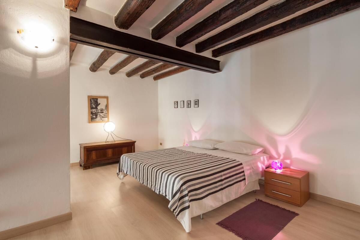 Appartamento Ai Salici เวโรนา ภายนอก รูปภาพ